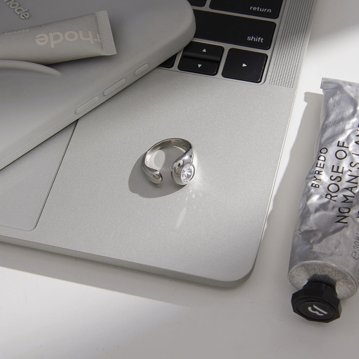 Luminous Orbit Zircon Ring — third batch detail 04