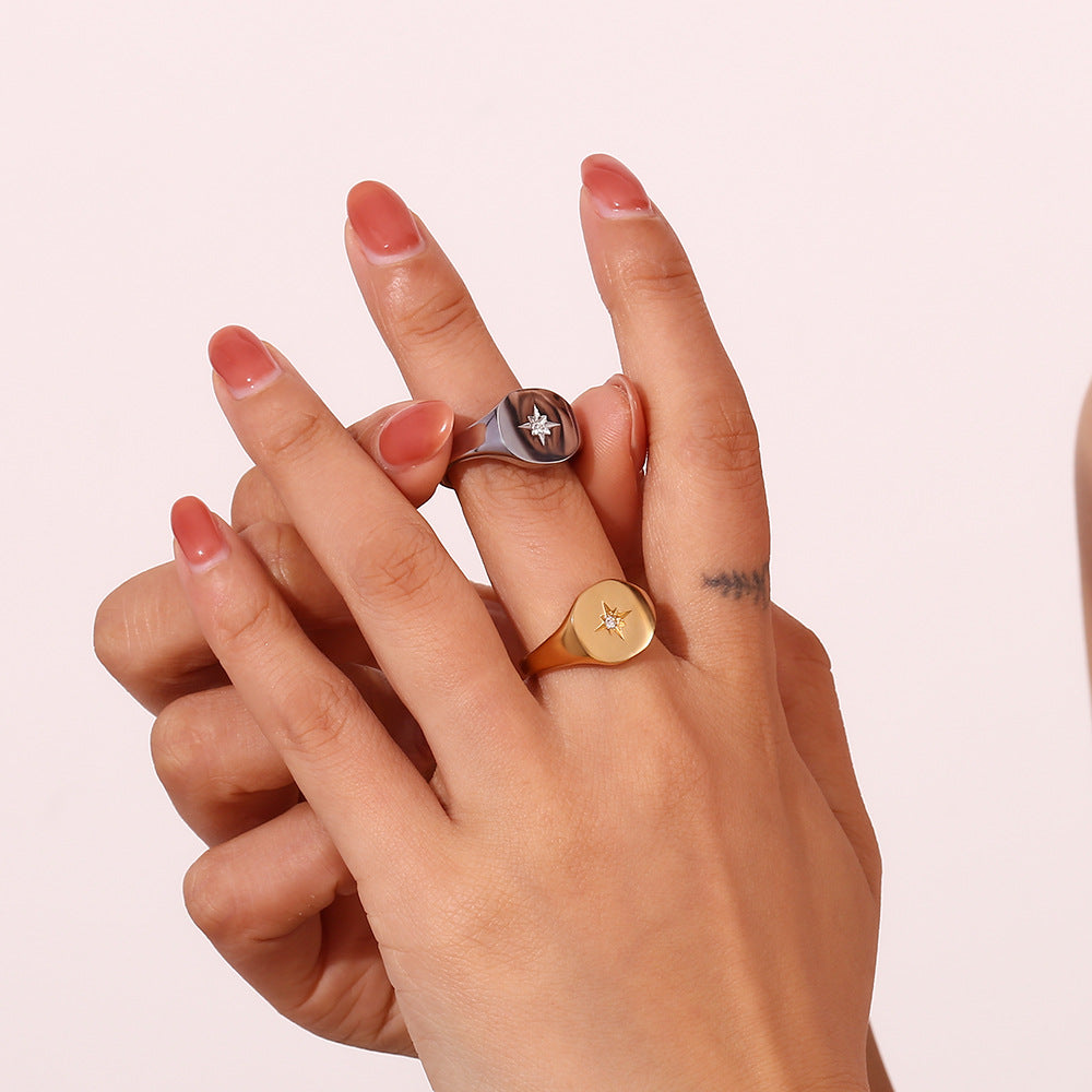Celestial Disc Signet Ring — detail 04